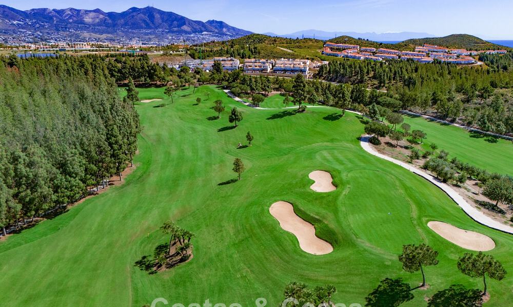 New, modern apartments with phenomenal views for sale in Mijas Costa, Costa del Sol 794604