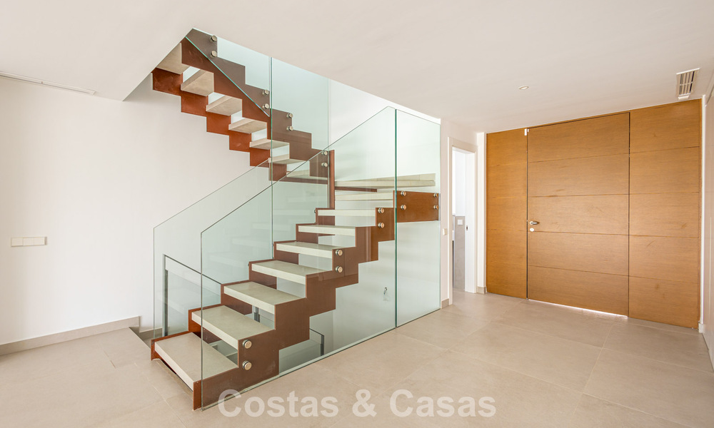 Modernist semi-detached villa for sale close to amenities in Guadalmina golf and San Pedro centre, Marbella 794656