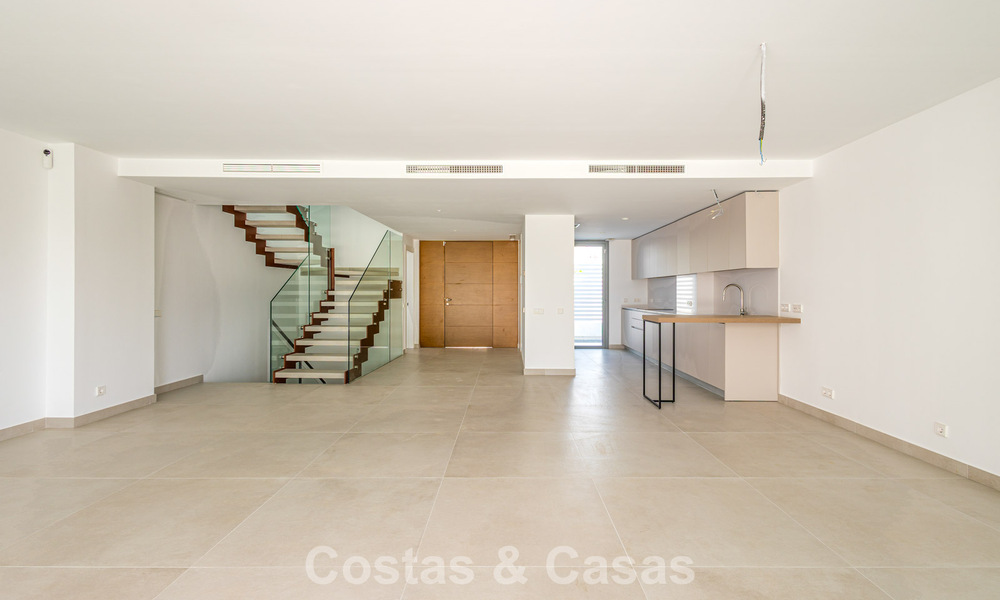 Modernist semi-detached villa for sale close to amenities in Guadalmina golf and San Pedro centre, Marbella 794657