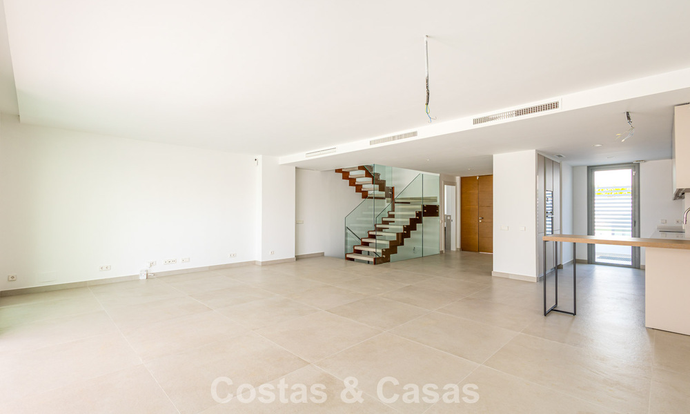 Modernist semi-detached villa for sale close to amenities in Guadalmina golf and San Pedro centre, Marbella 794658
