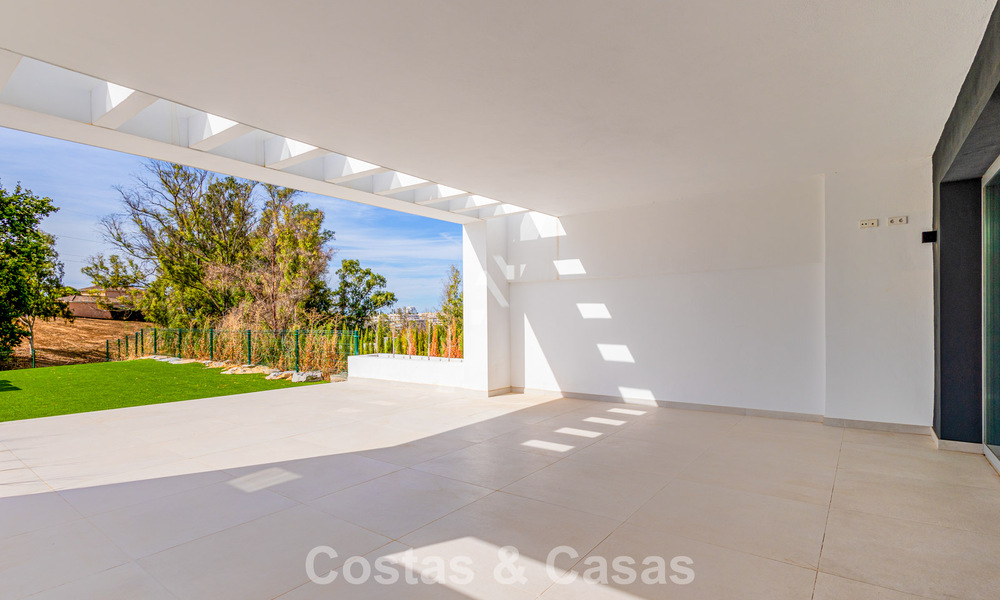 Modernist semi-detached villa for sale close to amenities in Guadalmina golf and San Pedro centre, Marbella 794662