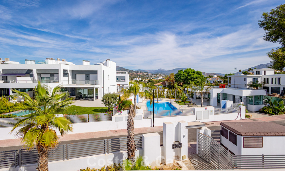 Modernist semi-detached villa for sale close to amenities in Guadalmina golf and San Pedro centre, Marbella 794673