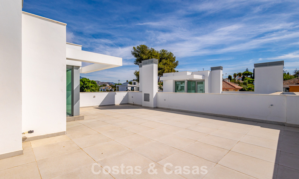Modernist semi-detached villa for sale close to amenities in Guadalmina golf and San Pedro centre, Marbella 794677