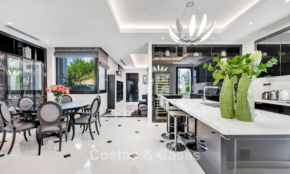 Stately luxury villa with golf, mountain and sea views for sale in a golf community in Marbella - Benahavís 794725