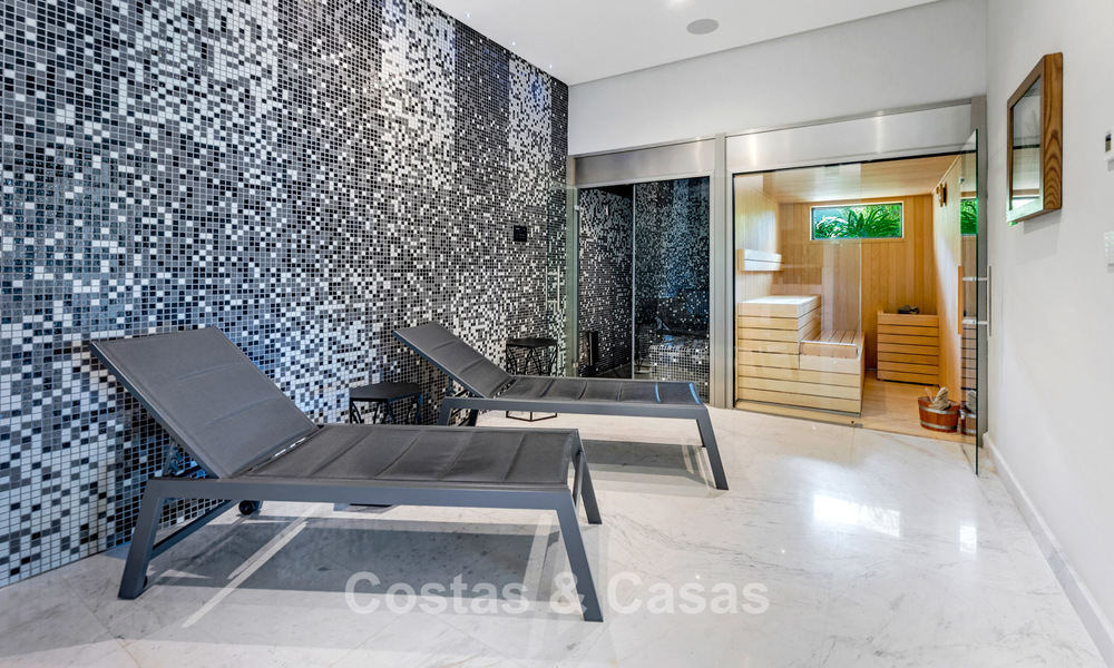 Stately luxury villa with golf, mountain and sea views for sale in a golf community in Marbella - Benahavís 794733