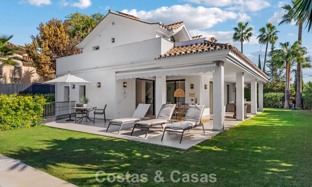 Villa with contemporary mediterranean flair for sale in Nueva Andalucía, Marbella 794753
