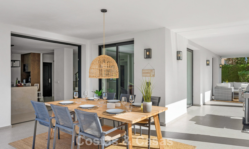 Villa with contemporary mediterranean flair for sale in Nueva Andalucía, Marbella 794754