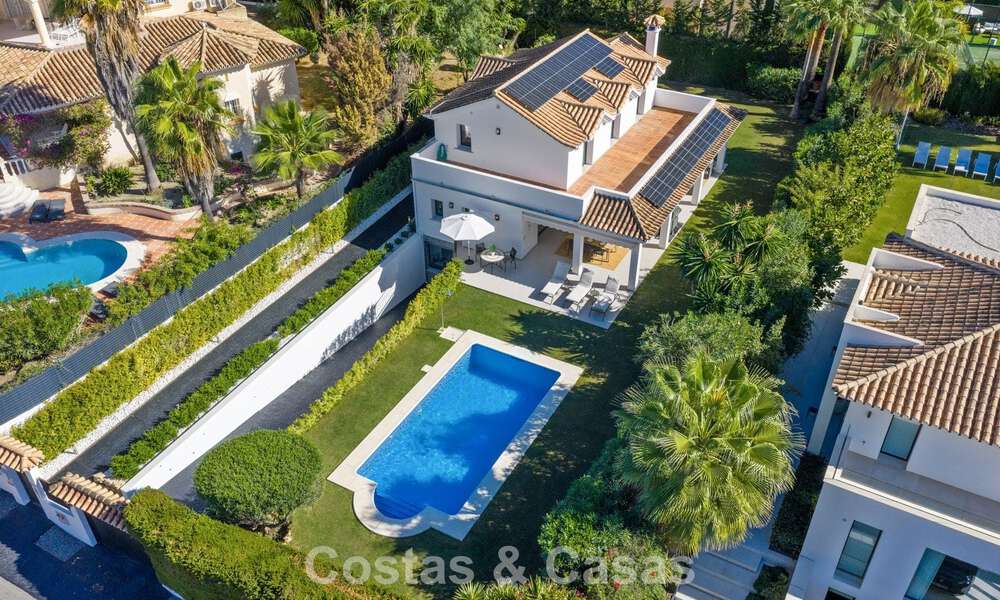Villa with contemporary mediterranean flair for sale in Nueva Andalucía, Marbella 794761
