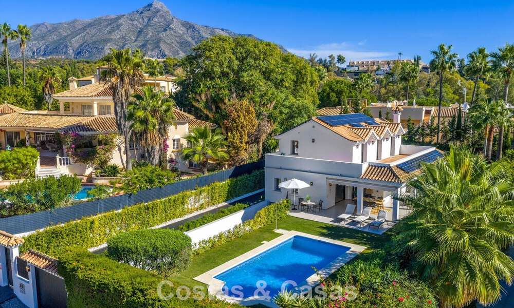 Villa with contemporary mediterranean flair for sale in Nueva Andalucía, Marbella 794762