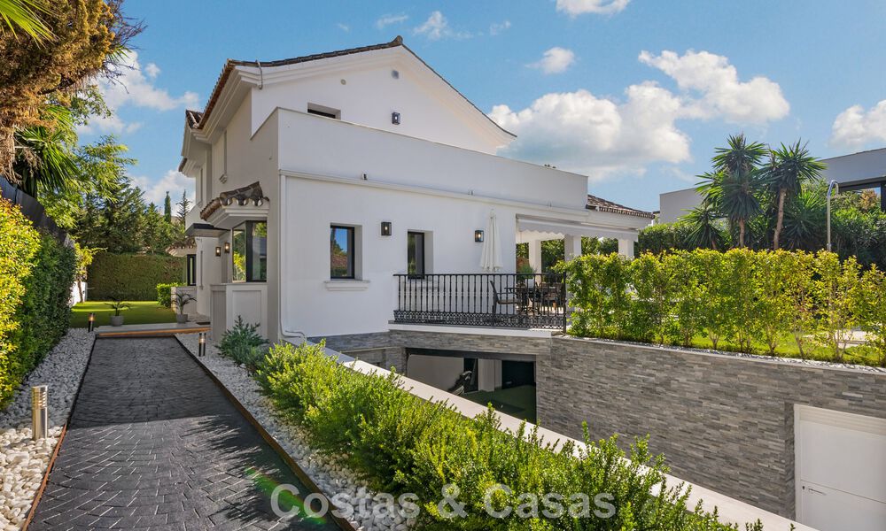 Villa with contemporary mediterranean flair for sale in Nueva Andalucía, Marbella 794765
