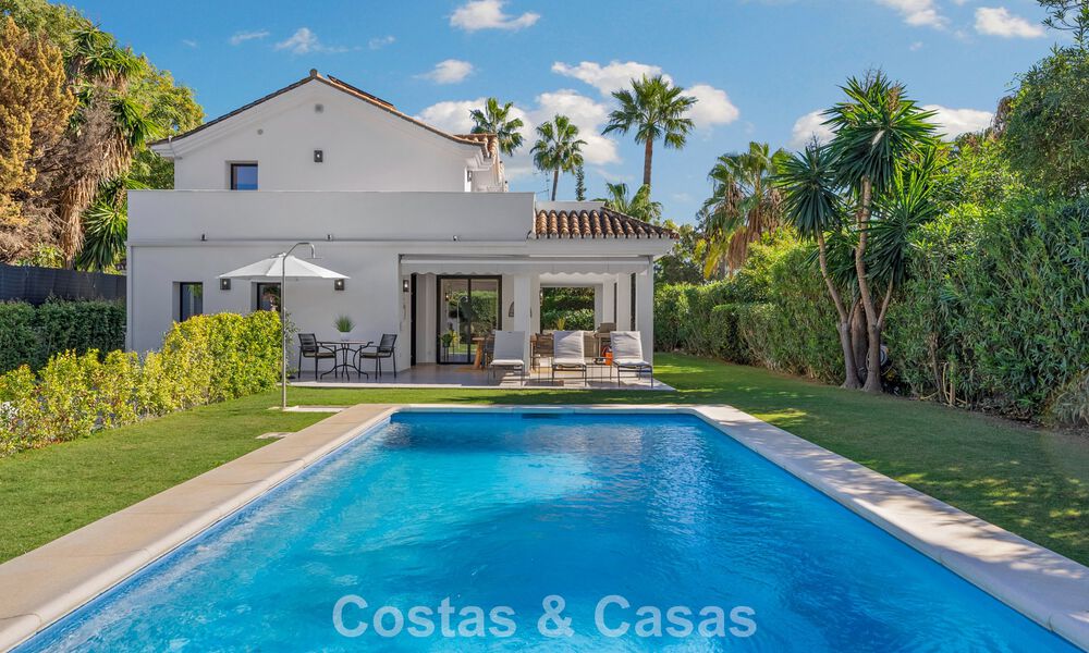 Villa with contemporary mediterranean flair for sale in Nueva Andalucía, Marbella 794766