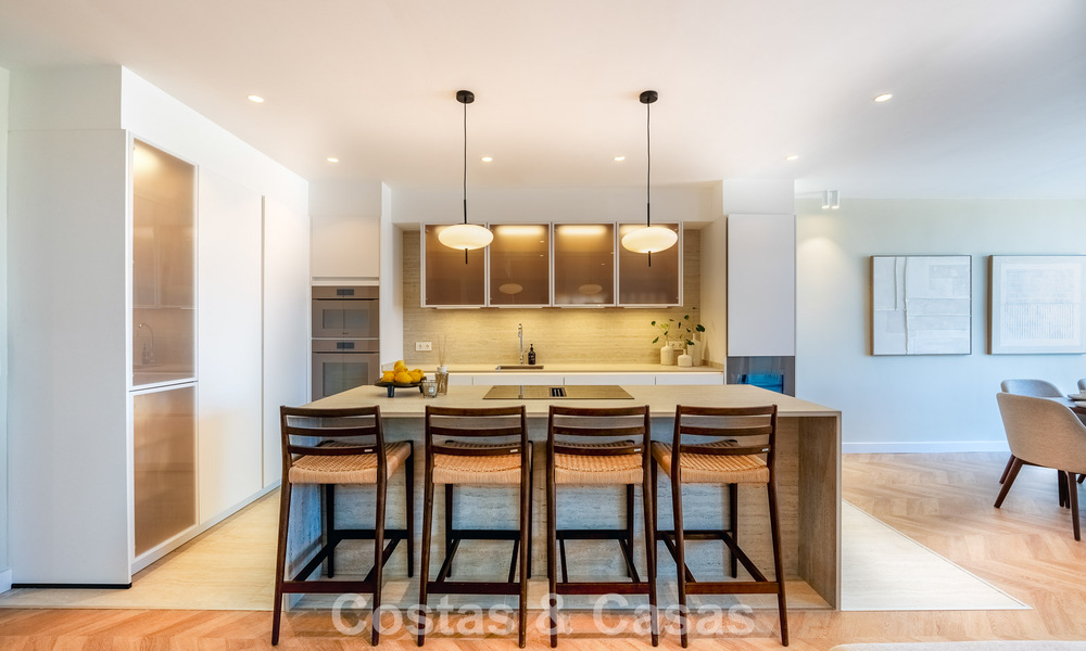 Luxury townhouse for sale in a gated complex on Marbella’s Golden Mile 794935