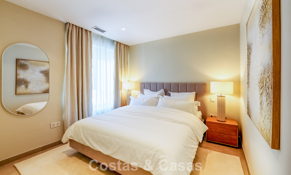 Luxury townhouse for sale in a gated complex on Marbella’s Golden Mile 794938