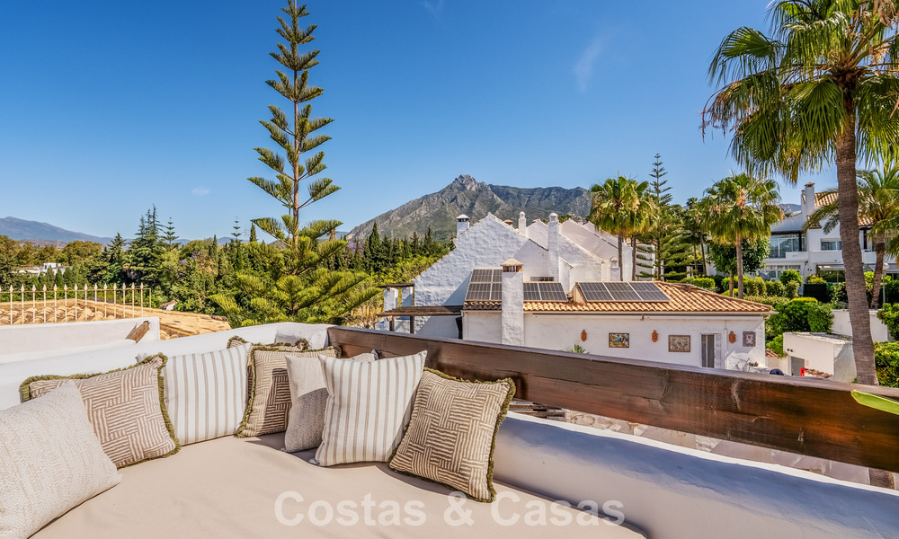 Luxury townhouse for sale in a gated complex on Marbella’s Golden Mile 794943