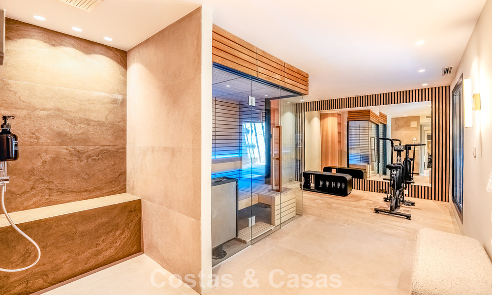 Luxury townhouse for sale in a gated complex on Marbella’s Golden Mile 794944