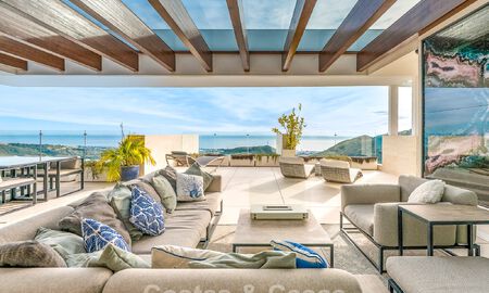 Exclusive, modern luxury penthouse with panoramic sea views for sale just minutes from Marbella town 795333