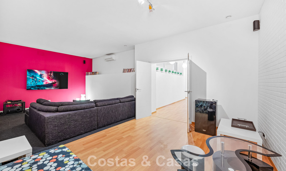 Authentic Andalusian villa with idyllic, panoramic golf views for sale in Sotogrande Alto, Costa del Sol 795184