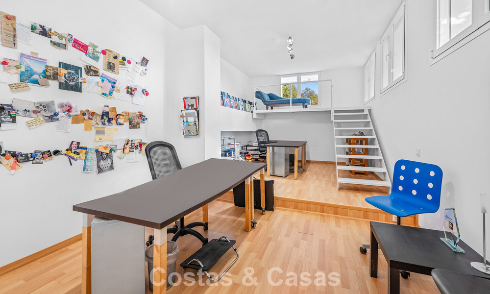 Authentic Andalusian villa with idyllic, panoramic golf views for sale in Sotogrande Alto, Costa del Sol 795185