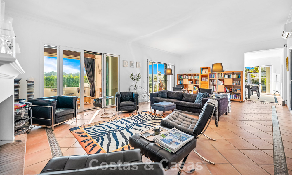 Authentic Andalusian villa with idyllic, panoramic golf views for sale in Sotogrande Alto, Costa del Sol 795186