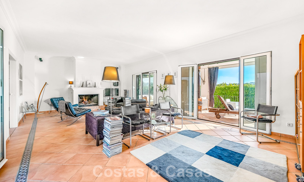 Authentic Andalusian villa with idyllic, panoramic golf views for sale in Sotogrande Alto, Costa del Sol 795189