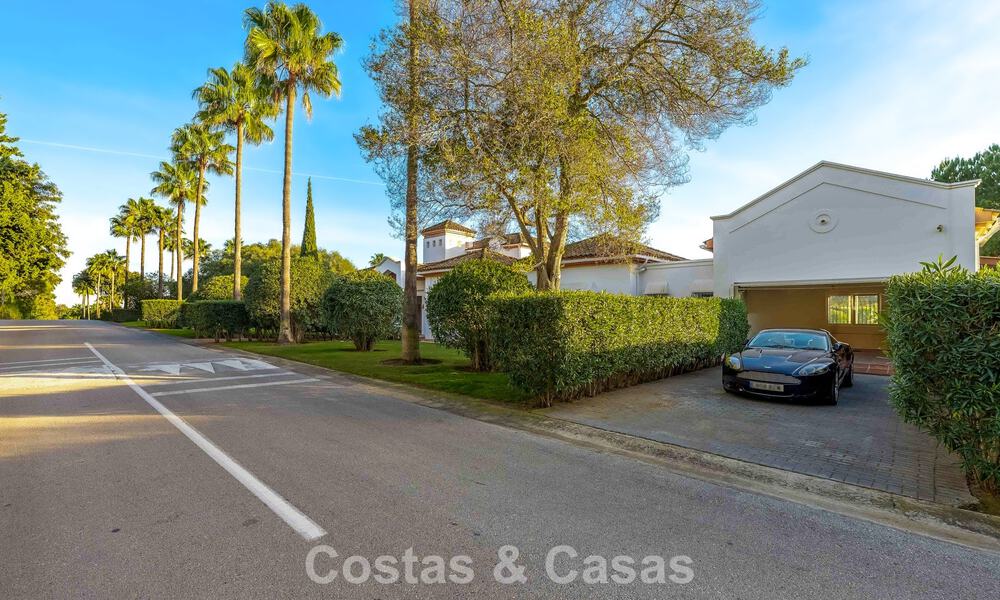 Authentic Andalusian villa with idyllic, panoramic golf views for sale in Sotogrande Alto, Costa del Sol 795231
