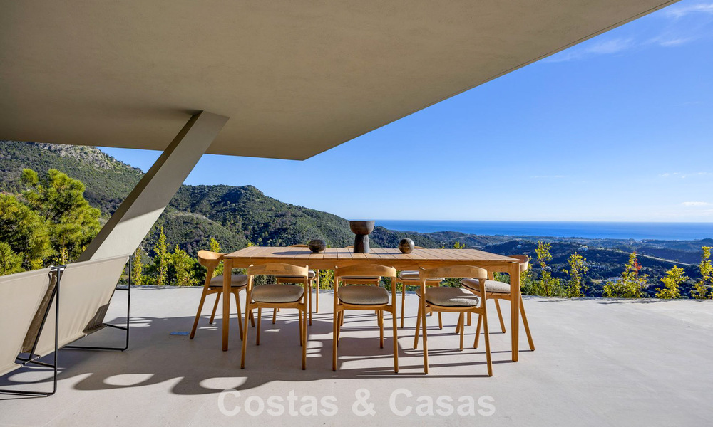 Boomerang-designed villa for sale in the green hills of Marbella - Benahavís with views over the hills and the sea 795237