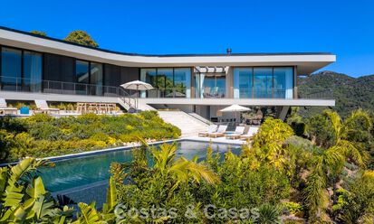 Boomerang-designed villa for sale in the green hills of Marbella - Benahavís with views over the hills and the sea 795245
