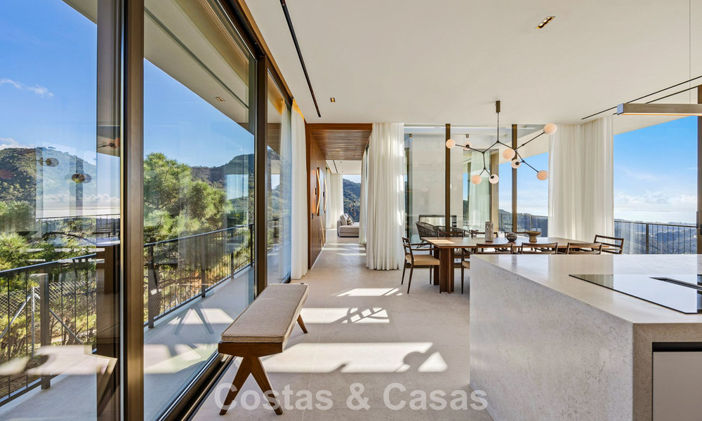 Boomerang-designed villa for sale in the green hills of Marbella - Benahavís with views over the hills and the sea 795248