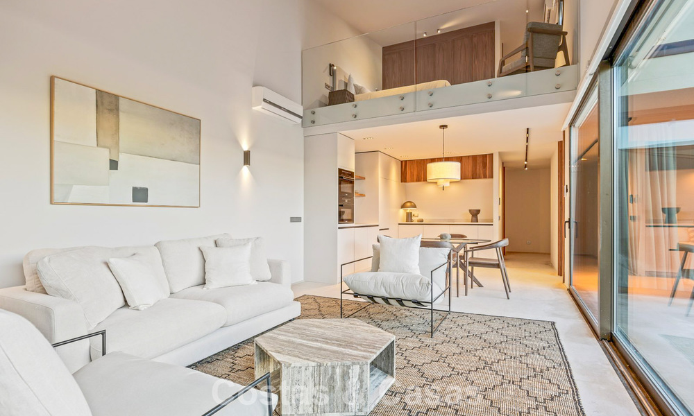 Boomerang-designed villa for sale in the green hills of Marbella - Benahavís with views over the hills and the sea 795269