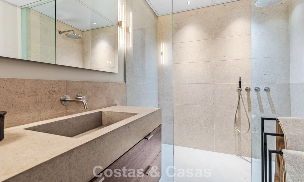 Boomerang-designed villa for sale in the green hills of Marbella - Benahavís with views over the hills and the sea 795273