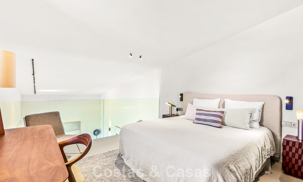 Boomerang-designed villa for sale in the green hills of Marbella - Benahavís with views over the hills and the sea 795274