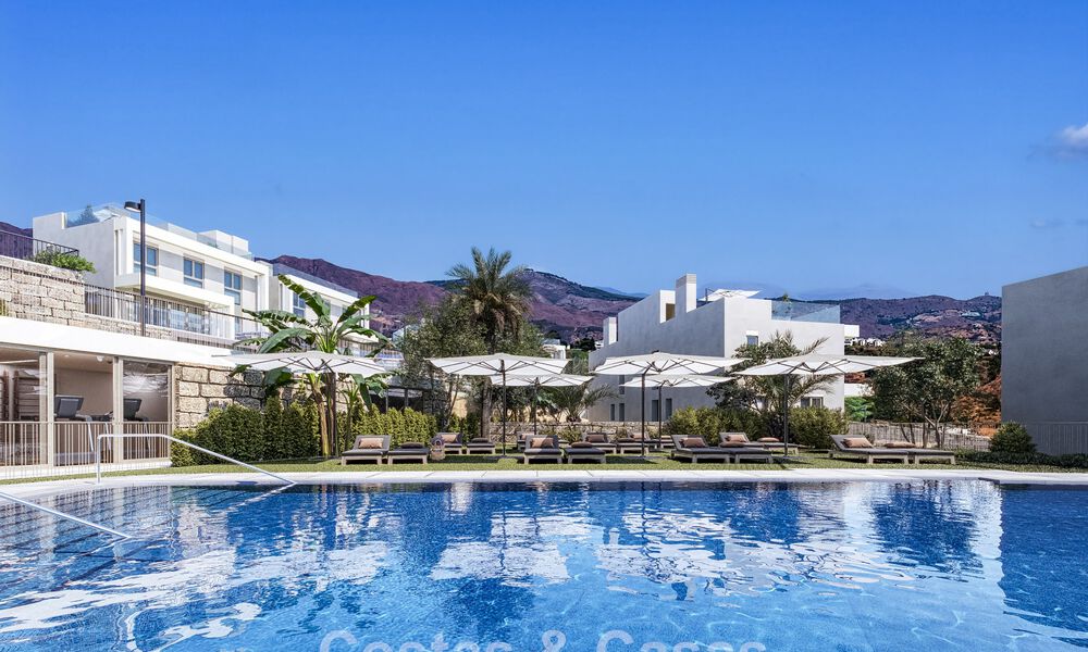 Exclusive semi-detached villas with sea views for sale in a sought-after golf setting in Mijas, Costa del Sol 795297