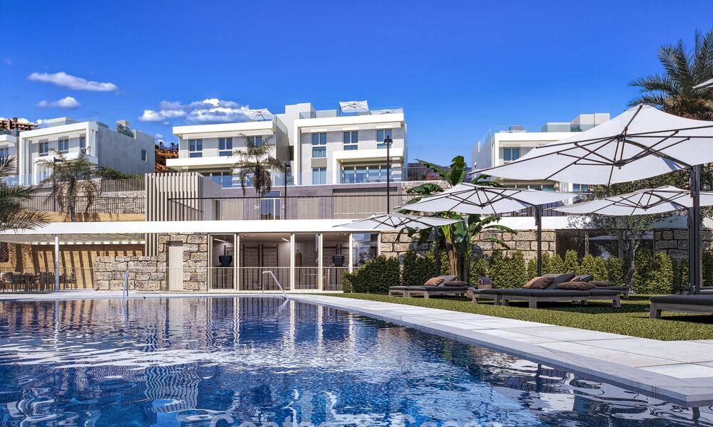 Exclusive semi-detached villas with sea views for sale in a sought-after golf setting in Mijas, Costa del Sol 795298