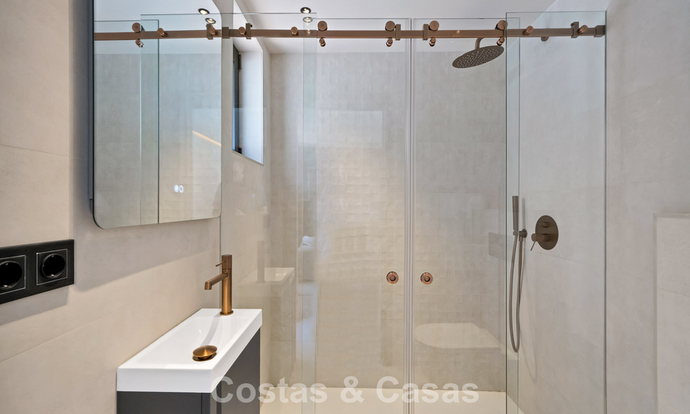 Stylishly modernised townhouse for sale within walking distance of the beach in Puerto Banús, Marbella 795309