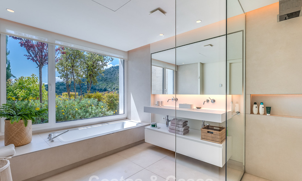 Luxurious, contemporary garden apartment with sea views for sale in a boutique complex near Marbella town 795339