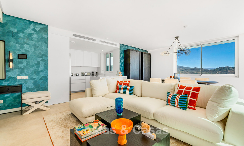 Move-in ready, avant-garde apartment with sublime sea views for sale just minutes from Marbella town 795357