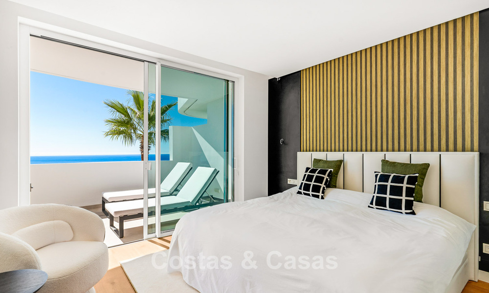 Move-in ready, avant-garde apartment with sublime sea views for sale just minutes from Marbella town 795359