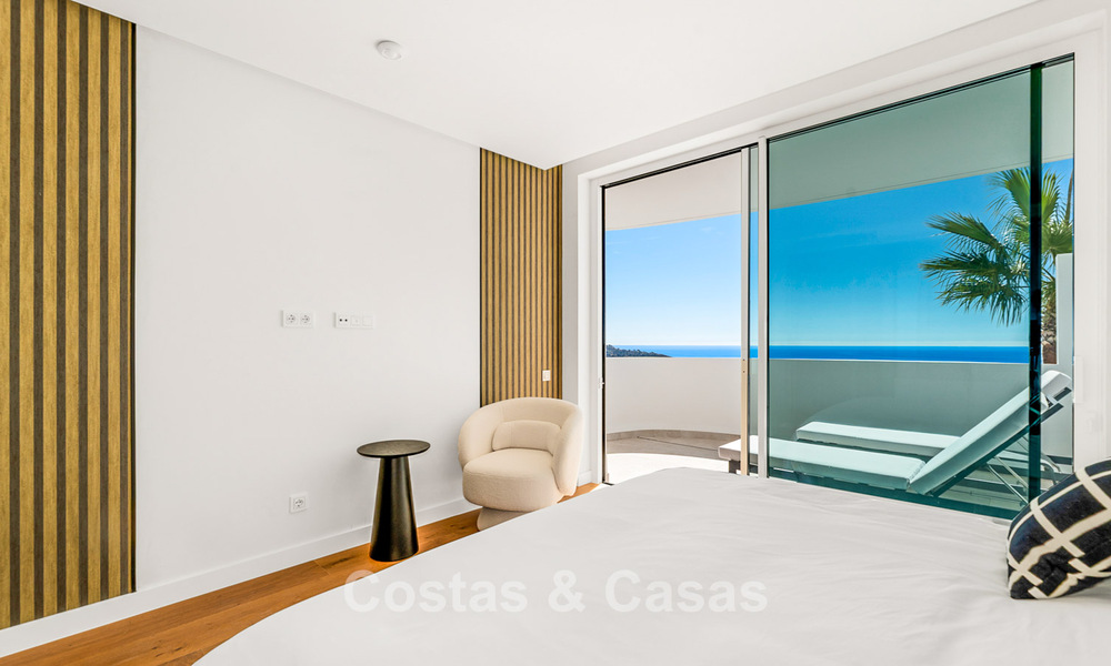 Move-in ready, avant-garde apartment with sublime sea views for sale just minutes from Marbella town 795362