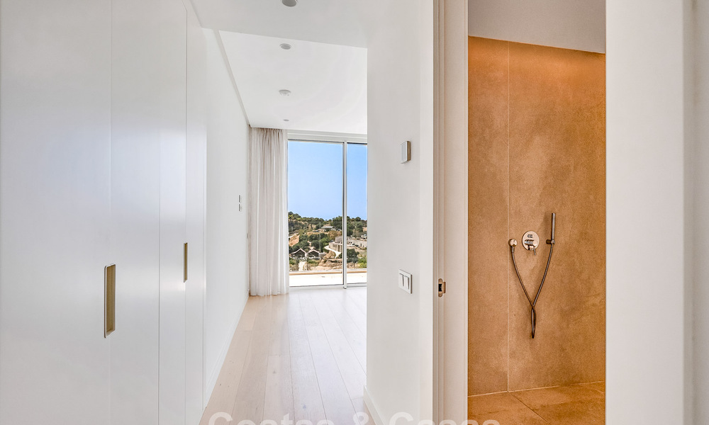 Bright apartment with sea views for sale in a resort-style complex near by Marbella town 795364