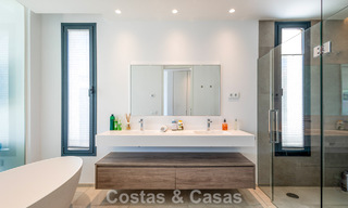 Move-in ready, modern villa within walking distance of a golf clubhouse on the New Golden Mile between Marbella and Estepona 795383 