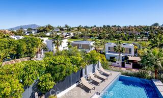 Move-in ready, modern villa within walking distance of a golf clubhouse on the New Golden Mile between Marbella and Estepona 795385 