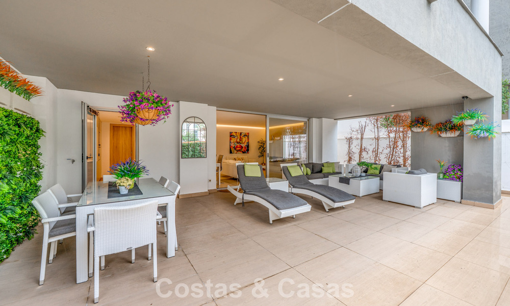 Contemporary garden apartment for sale within walking distance of the beach and Puerto Banús, Marbella 795716