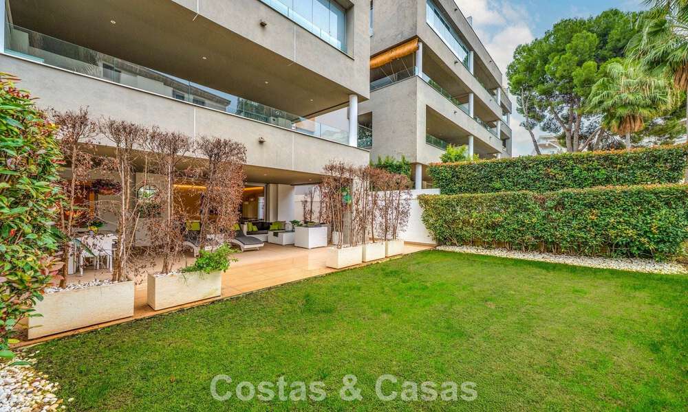 Contemporary garden apartment for sale within walking distance of the beach and Puerto Banús, Marbella 795720