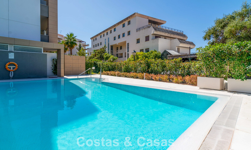 Contemporary garden apartment for sale within walking distance of the beach and Puerto Banús, Marbella 795721