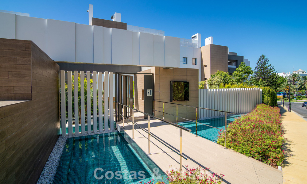 Contemporary garden apartment for sale within walking distance of the beach and Puerto Banús, Marbella 795722