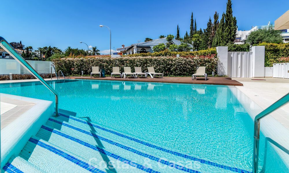 Contemporary garden apartment for sale within walking distance of the beach and Puerto Banús, Marbella 795723