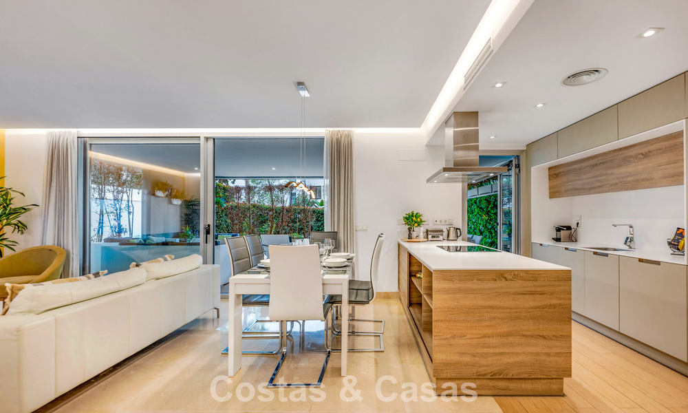 Contemporary garden apartment for sale within walking distance of the beach and Puerto Banús, Marbella 795738