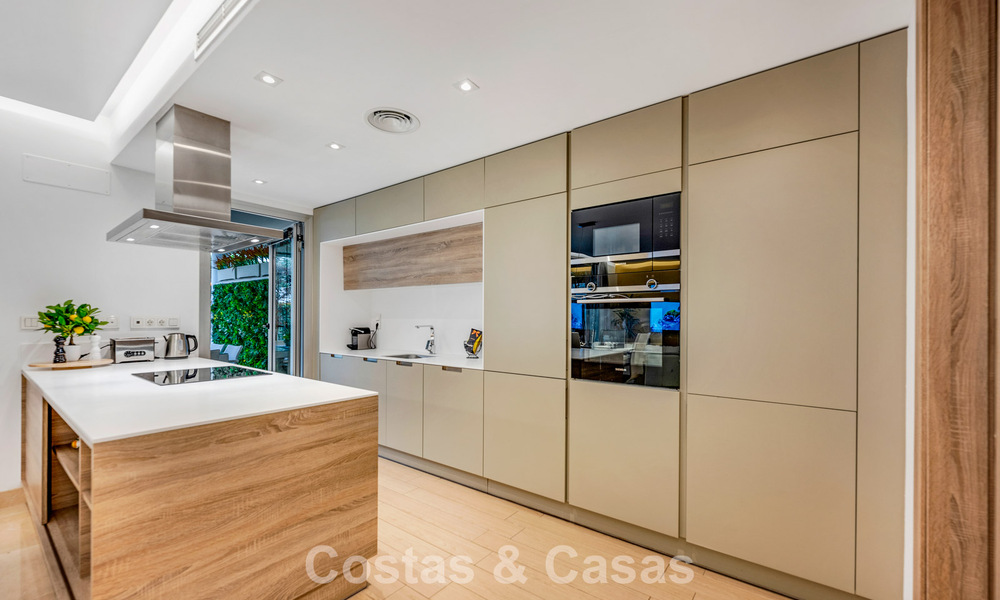 Contemporary garden apartment for sale within walking distance of the beach and Puerto Banús, Marbella 795739