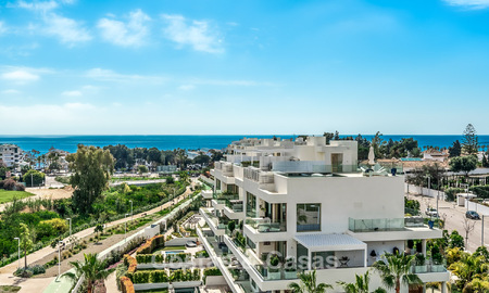 First-class duplex penthouse for sale at walking distance to the beach en Puerto Banus on Marbella’s Golden Mile 796072