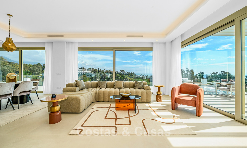 First-class duplex penthouse for sale at walking distance to the beach en Puerto Banus on Marbella’s Golden Mile 796078